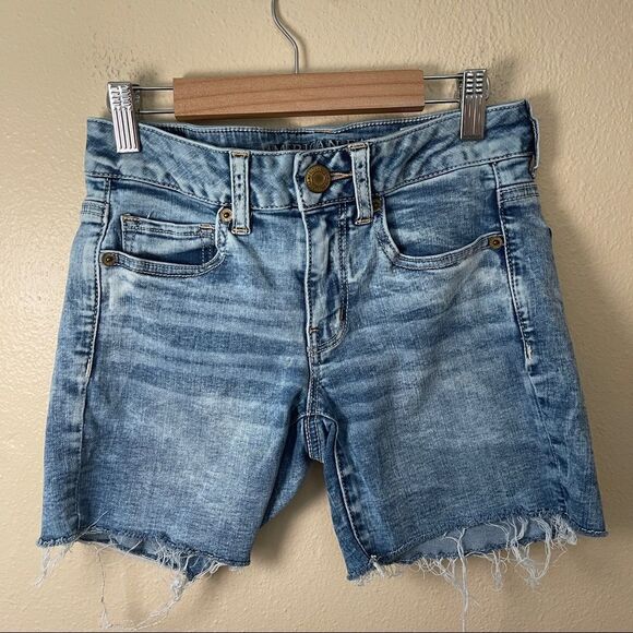 American Eagle Super Stretchy Denim Midi Shorts Sz 2 - Picture 4 of 8